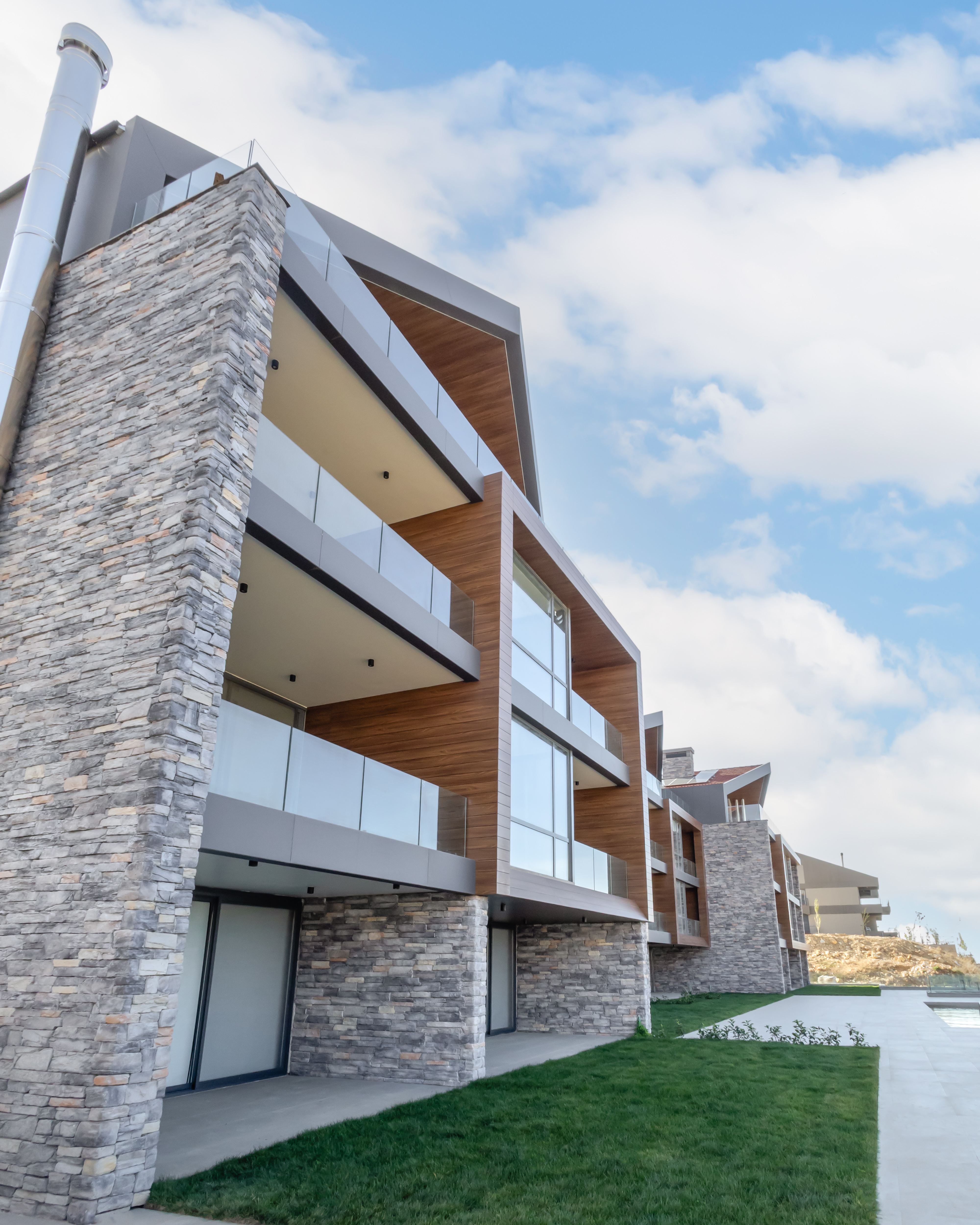 Wintergreen Zaarour | Mountain Ledge Grey Chalet Cladding | Hajj Art Stone